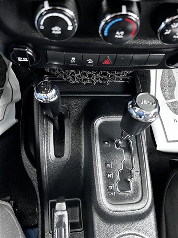 2015 Jeep Wrangler Sport 3.6L V6 285hp 260ft. lbs, Two Door, 4x4, Hard Top, Soft Top, Running Boards, Premium Wheels. - Photo 31 - Milwaukie, OR 97267