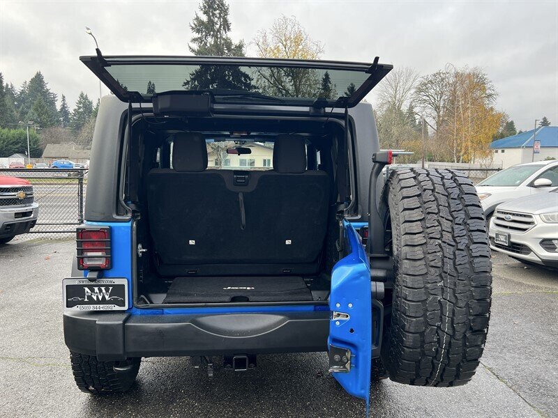 2015 Jeep Wrangler Sport 3.6L V6 285hp 260ft. lbs, Two Door, 4x4, Hard Top, Soft Top, Running Boards, Premium Wheels. - Photo 9 - Milwaukie, OR 97267