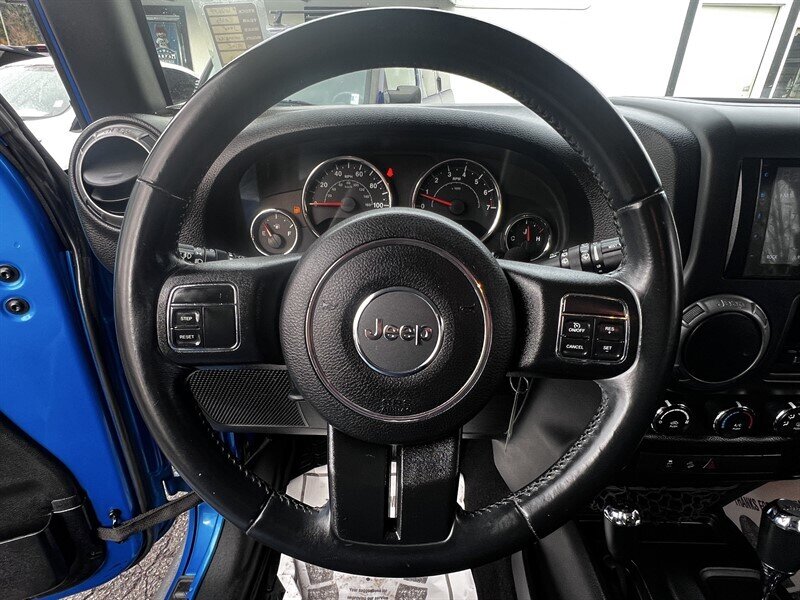 2015 Jeep Wrangler Sport 3.6L V6 285hp 260ft. lbs, Two Door, 4x4, Hard Top, Soft Top, Running Boards, Premium Wheels. - Photo 17 - Milwaukie, OR 97267