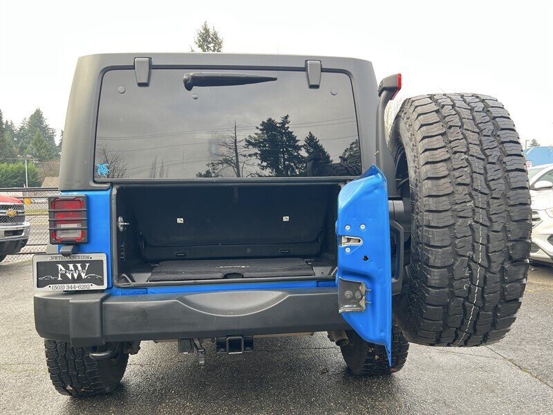 2015 Jeep Wrangler Sport 3.6L V6 285hp 260ft. lbs, Two Door, 4x4, Hard Top, Soft Top, Running Boards, Premium Wheels. - Photo 10 - Milwaukie, OR 97267