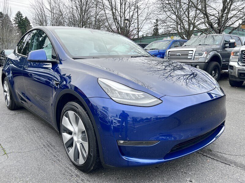 2022 Tesla Model Y Long Range Electric 346hp 389ft. lbs, AWD, Dual Motor, Backup Camera, Navigation, Leather Interior, White Interior, 3rd Row Seating. - Photo 2 - Milwaukie, OR 97267