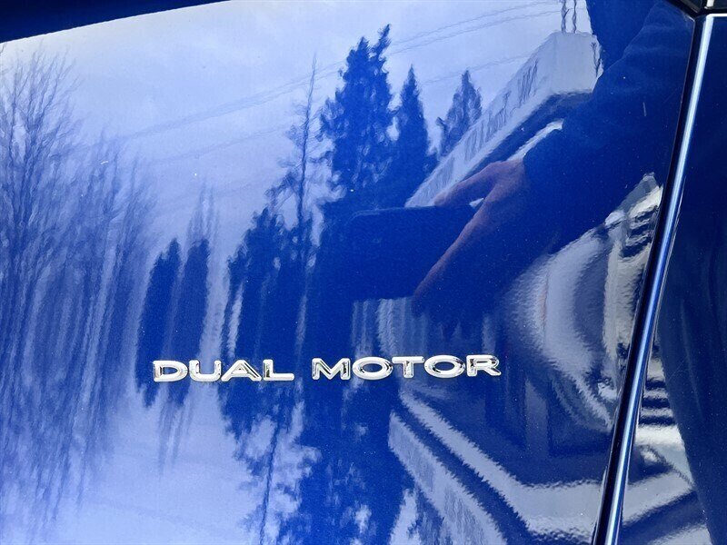 2022 Tesla Model Y Long Range Electric 346hp 389ft. lbs, AWD, Dual Motor, Backup Camera, Navigation, Leather Interior, White Interior, 3rd Row Seating. - Photo 23 - Milwaukie, OR 97267