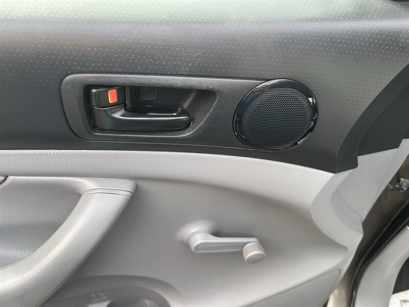 2012 Toyota Tacoma 2.7L I4 159hp 180ft. lbs, 4X4, Running Boards, Bed Liner, Bed Cover, Manual Windows, USB, AUX, Hands Free Phone connectivity. - Photo 20 - Milwaukie, OR 97267