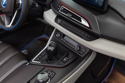 2019 BMW i8   - Photo 38 - Costa Mesa, CA 92626