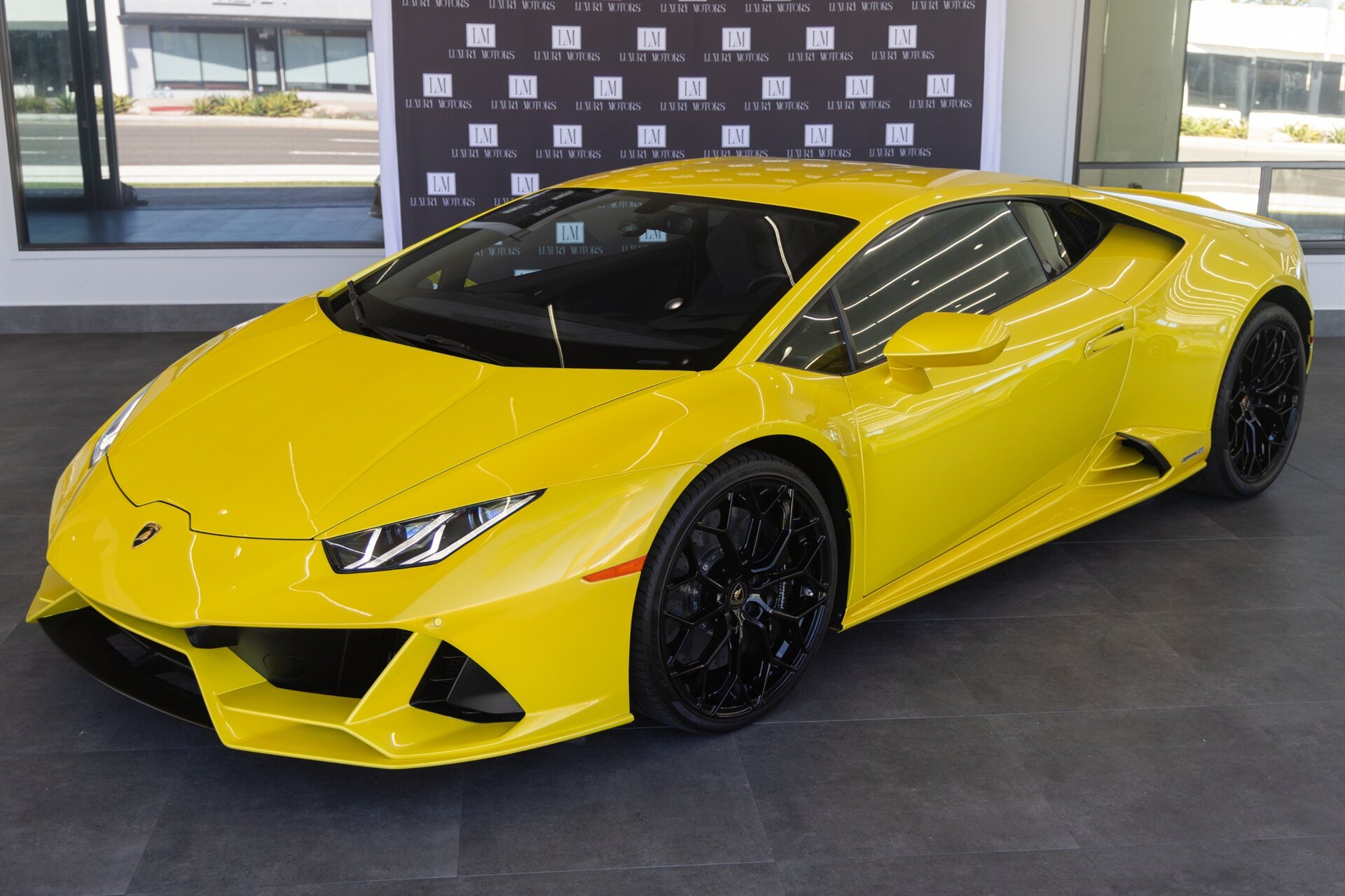 2021 Lamborghini Huracan EVO   - Photo 1 - Costa Mesa, CA 92626