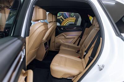 2021 Porsche Cayenne   - Photo 33 - Costa Mesa, CA 92627