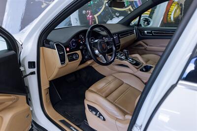 2021 Porsche Cayenne   - Photo 42 - Costa Mesa, CA 92627
