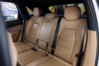 2021 Porsche Cayenne   - Photo 19 - Costa Mesa, CA 92627