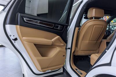 2021 Porsche Cayenne   - Photo 55 - Costa Mesa, CA 92627