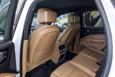 2021 Porsche Cayenne   - Photo 58 - Costa Mesa, CA 92627
