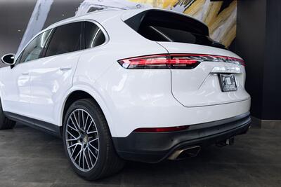 2021 Porsche Cayenne   - Photo 38 - Costa Mesa, CA 92627