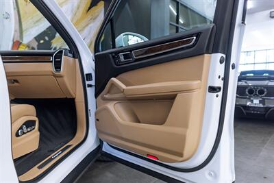 2021 Porsche Cayenne   - Photo 72 - Costa Mesa, CA 92627