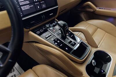 2021 Porsche Cayenne   - Photo 17 - Costa Mesa, CA 92627