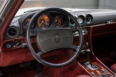 1988 Mercedes-Benz 560-Class 560 SL   - Photo 13 - Costa Mesa, CA 92626