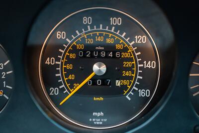 1988 Mercedes-Benz 560-Class 560 SL   - Photo 9 - Costa Mesa, CA 92626