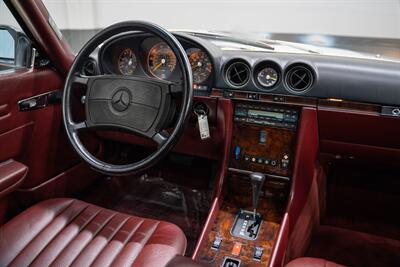 1988 Mercedes-Benz 560-Class 560 SL   - Photo 19 - Costa Mesa, CA 92626