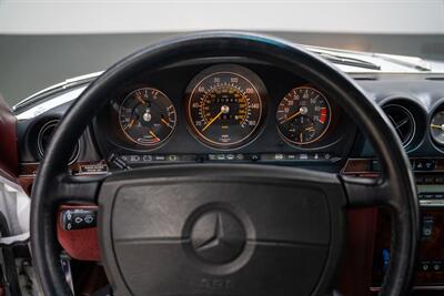 1988 Mercedes-Benz 560-Class 560 SL   - Photo 35 - Costa Mesa, CA 92626