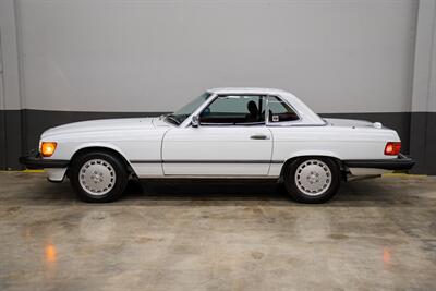 1988 Mercedes-Benz 560-Class 560 SL   - Photo 2 - Costa Mesa, CA 92626