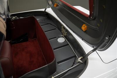 1988 Mercedes-Benz 560-Class 560 SL   - Photo 85 - Costa Mesa, CA 92626