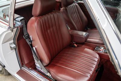 1988 Mercedes-Benz 560-Class 560 SL   - Photo 43 - Costa Mesa, CA 92626