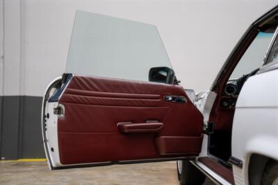 1988 Mercedes-Benz 560-Class 560 SL   - Photo 27 - Costa Mesa, CA 92626