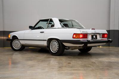 1988 Mercedes-Benz 560-Class 560 SL   - Photo 16 - Costa Mesa, CA 92626