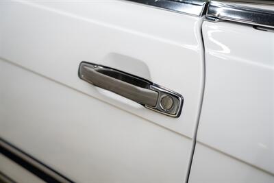 1988 Mercedes-Benz 560-Class 560 SL   - Photo 56 - Costa Mesa, CA 92626