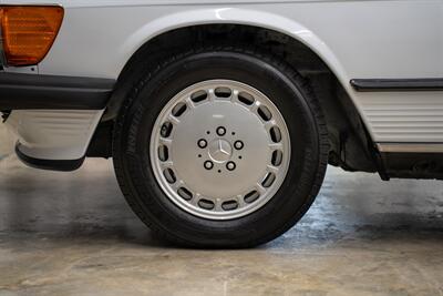 1988 Mercedes-Benz 560-Class 560 SL   - Photo 71 - Costa Mesa, CA 92626