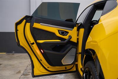 2019 Lamborghini Urus   - Photo 27 - Costa Mesa, CA 92626