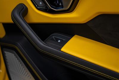 2019 Lamborghini Urus   - Photo 35 - Costa Mesa, CA 92626