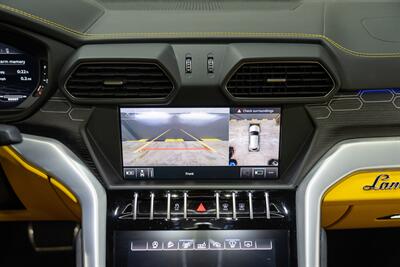 2019 Lamborghini Urus   - Photo 19 - Costa Mesa, CA 92626