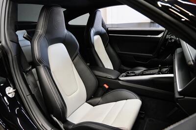 2022 Porsche 911 Carrera S   - Photo 10 - Costa Mesa, CA 92626