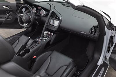 2011 Audi R8 4.2 quattro Spyder   - Photo 49 - Costa Mesa, CA 92626