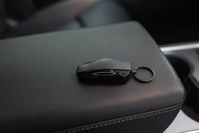 2022 Tesla Model Y Performance   - Photo 21 - Costa Mesa, CA 92626
