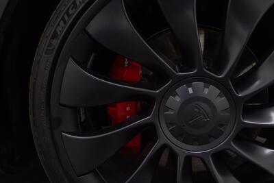 2022 Tesla Model Y Performance   - Photo 10 - Costa Mesa, CA 92626