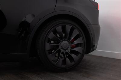 2022 Tesla Model Y Performance   - Photo 39 - Costa Mesa, CA 92626