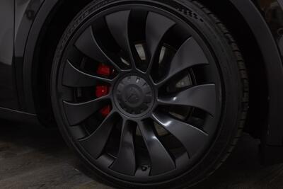 2022 Tesla Model Y Performance   - Photo 9 - Costa Mesa, CA 92626