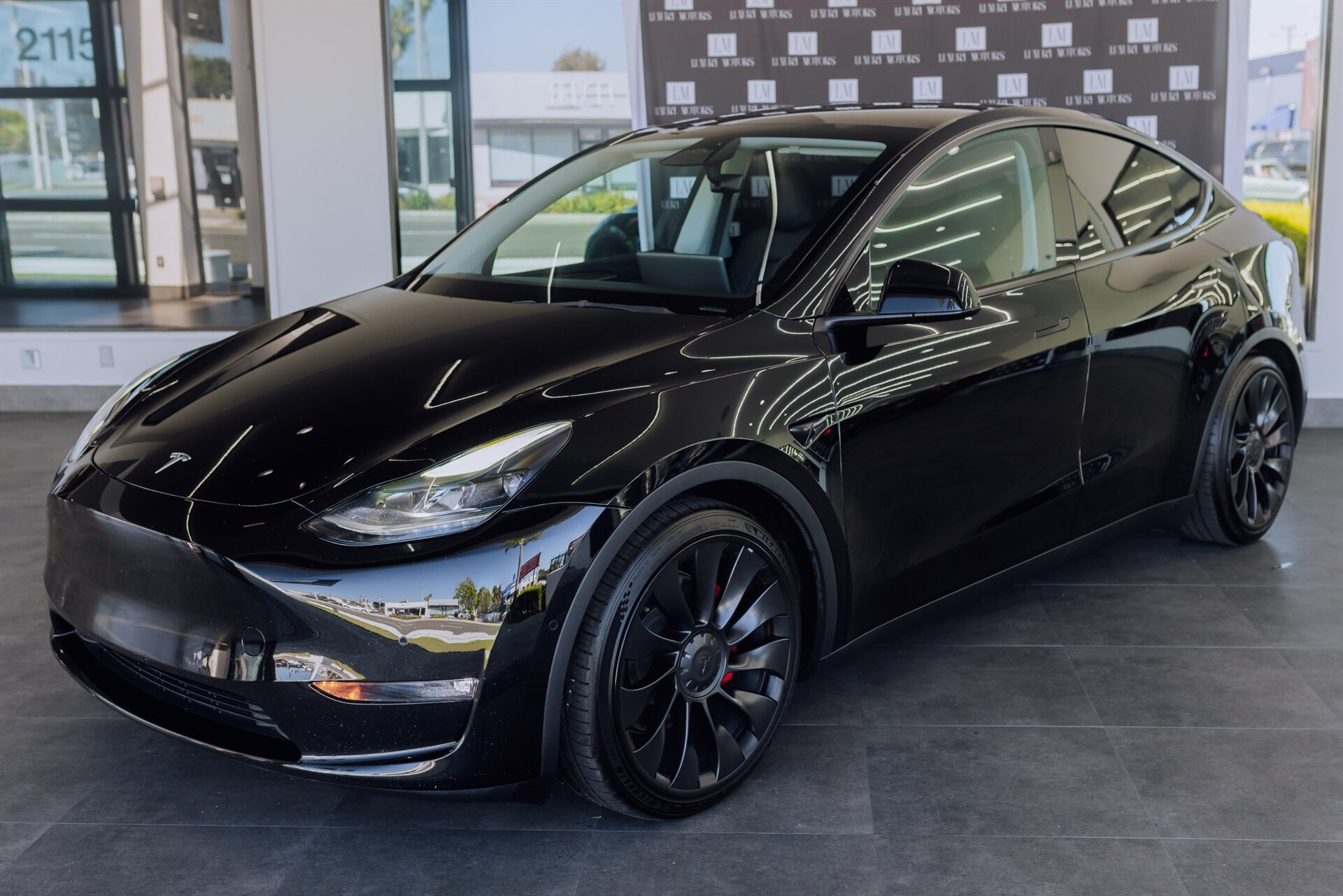 2022 Tesla Model Y Performance   - Photo 1 - Costa Mesa, CA 92626