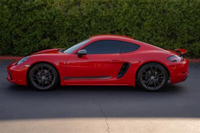 2022 Porsche 718 Cayman T   - Photo 4 - Costa Mesa, CA 92626