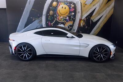 2019 Aston Martin Vantage   - Photo 4 - Costa Mesa, CA 92627