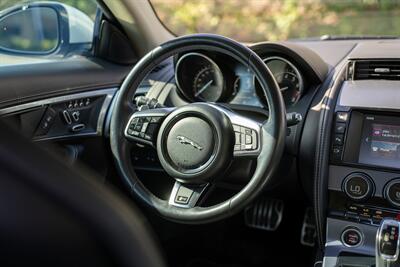 2018 Jaguar F-TYPE R   - Photo 13 - Costa Mesa, CA 92626