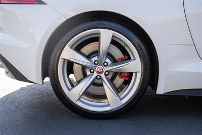 2018 Jaguar F-TYPE R   - Photo 89 - Costa Mesa, CA 92626