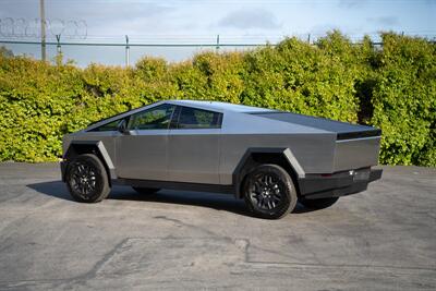 2024 Tesla CYBERTRUCK   - Photo 5 - Costa Mesa, CA 92626