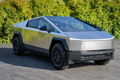 2024 Tesla CYBERTRUCK   - Photo 2 - Costa Mesa, CA 92626