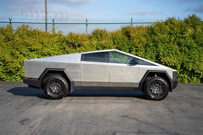 2024 Tesla CYBERTRUCK   - Photo 8 - Costa Mesa, CA 92626