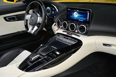 2020 Mercedes-Benz AMG GT C   - Photo 33 - Costa Mesa, CA 92626
