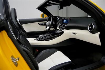 2020 Mercedes-Benz AMG GT C   - Photo 34 - Costa Mesa, CA 92626