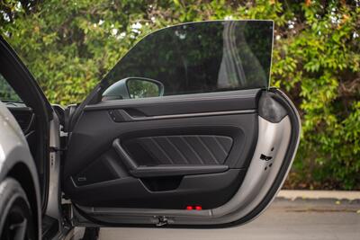 2024 Porsche 911 Targa 4S   - Photo 67 - Costa Mesa, CA 92626