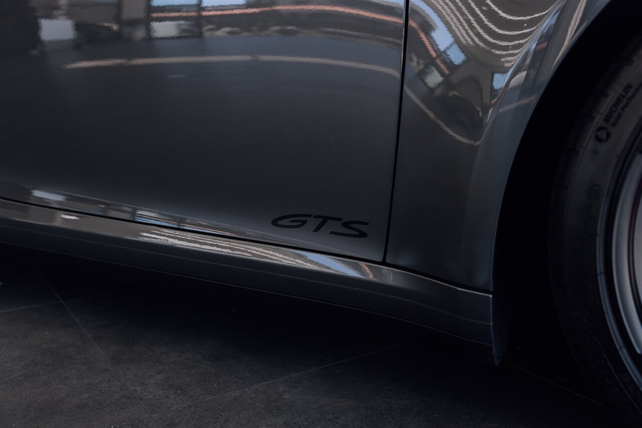 2024 Porsche 911 GTS - Photo 13