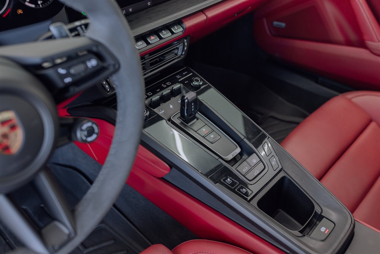 2024 Porsche 911 GTS - Photo 61